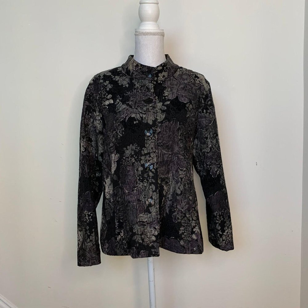 Chico’s Size 2 or L Womens button up Jacket long s